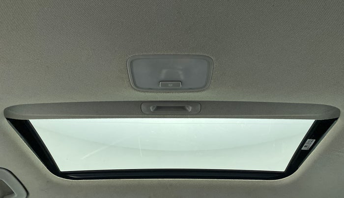 2017 Hyundai New Elantra 2.0 SX(O) AT PETROL, Petrol, Automatic, 69,854 km, Moonroof/ Sunroof