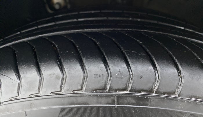 2017 Hyundai New Elantra 2.0 SX(O) AT PETROL, Petrol, Automatic, 69,854 km, Left Front Tyre Tread