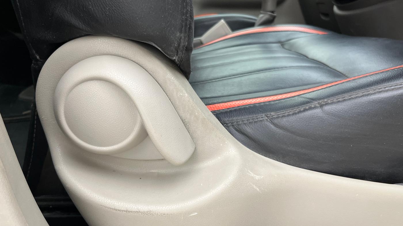 2015 Renault Pulse RXL PETROL, Petrol, Manual, 44,515 km, Driver Side Adjustment Panel
