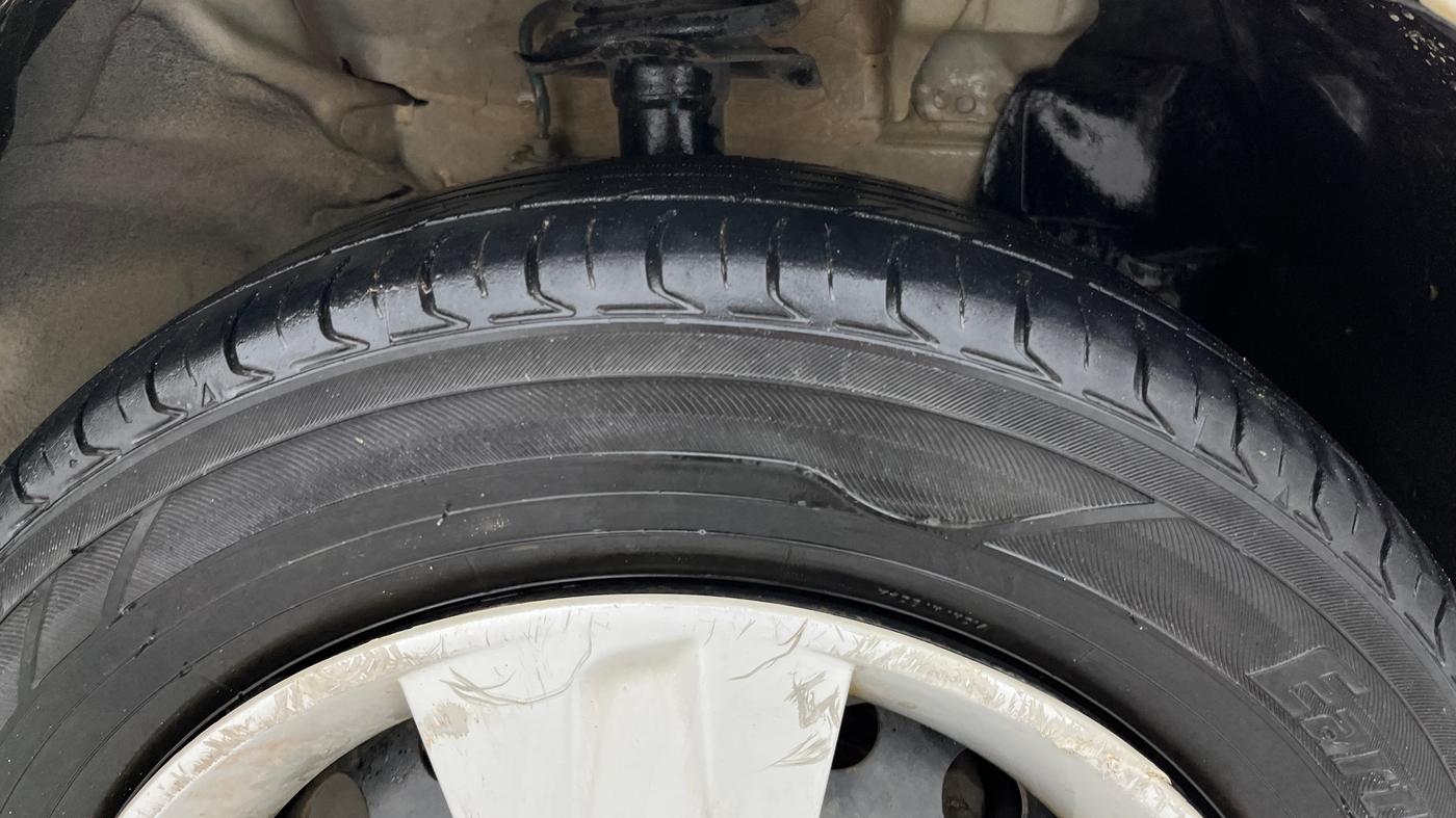 2015 Renault Pulse RXL PETROL, Petrol, Manual, 44,515 km, Right Front Tyre Tread