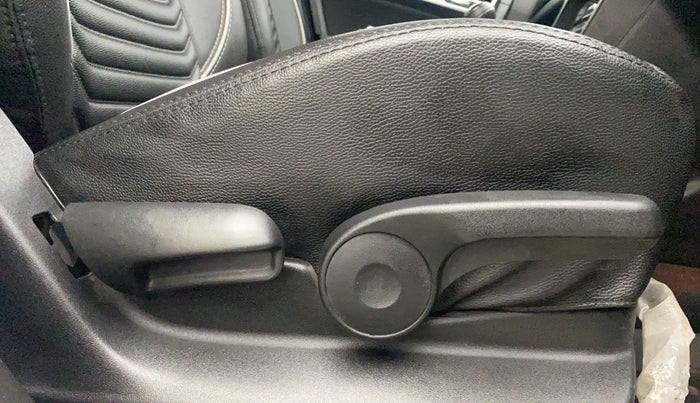 2022 Maruti Vitara Brezza ZXI, Petrol, Manual, 26,637 km, Driver Side Adjustment Panel