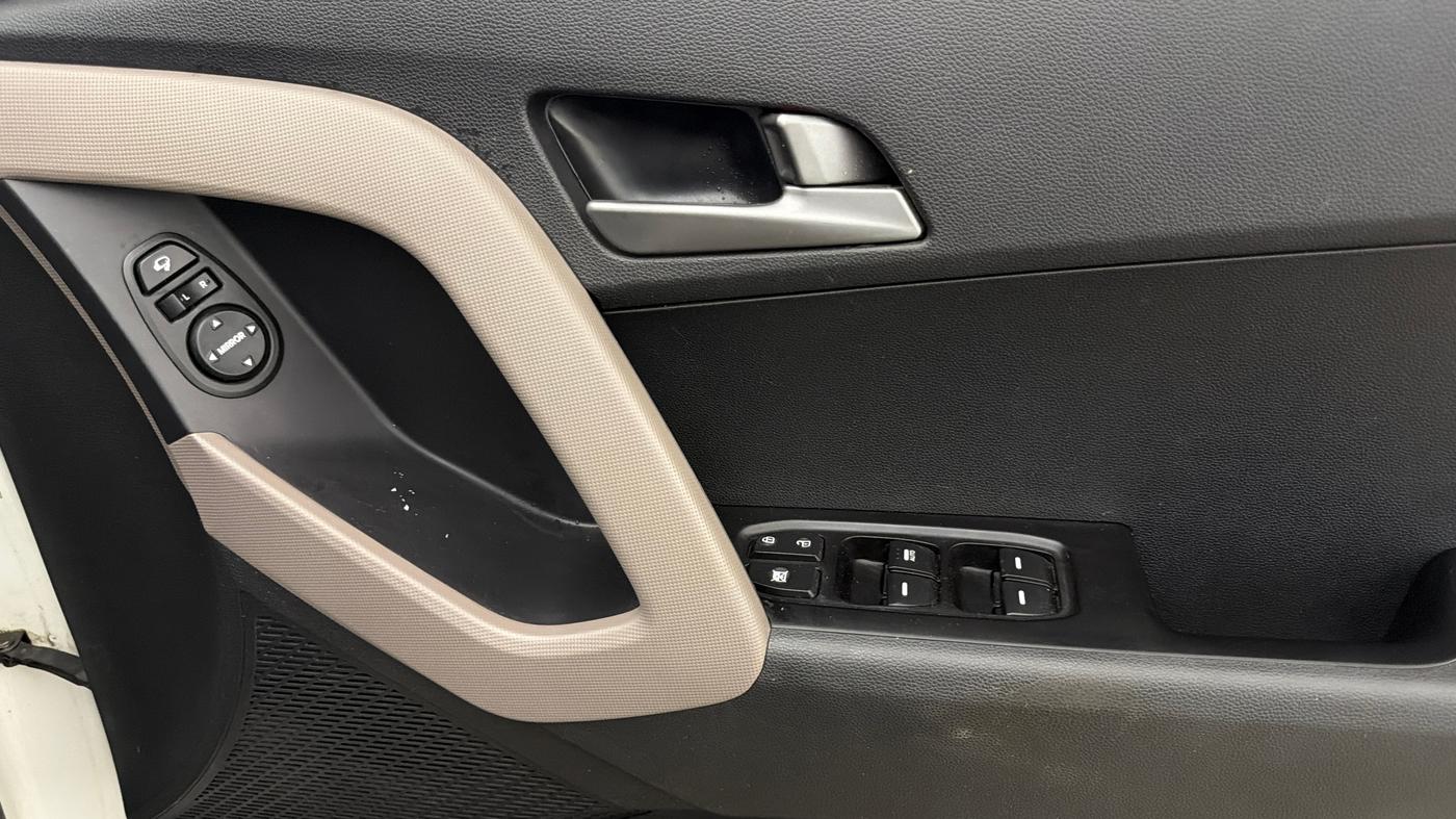 2017 Hyundai Creta SX PLUS AT 1.6 PETROL, Petrol, Automatic, 71,046 km, Driver Side Door Panels Control