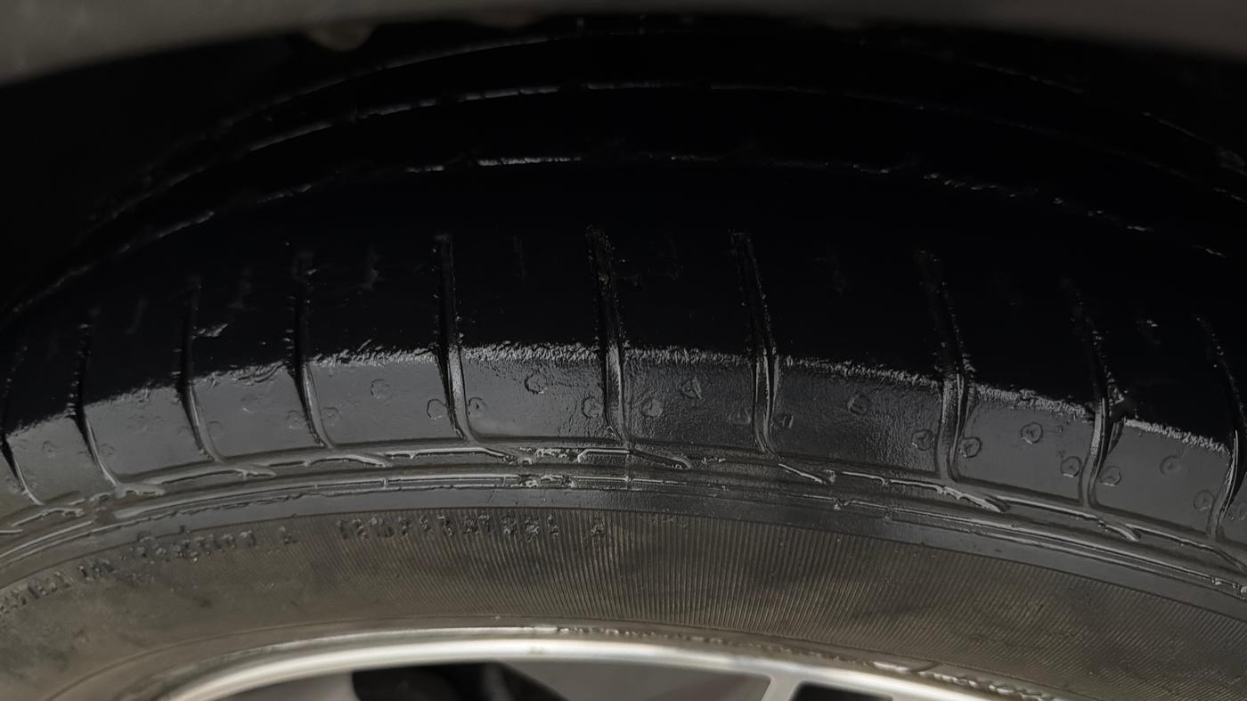 2017 Hyundai Creta SX PLUS AT 1.6 PETROL, Petrol, Automatic, 71,046 km, Left Front Tyre Tread