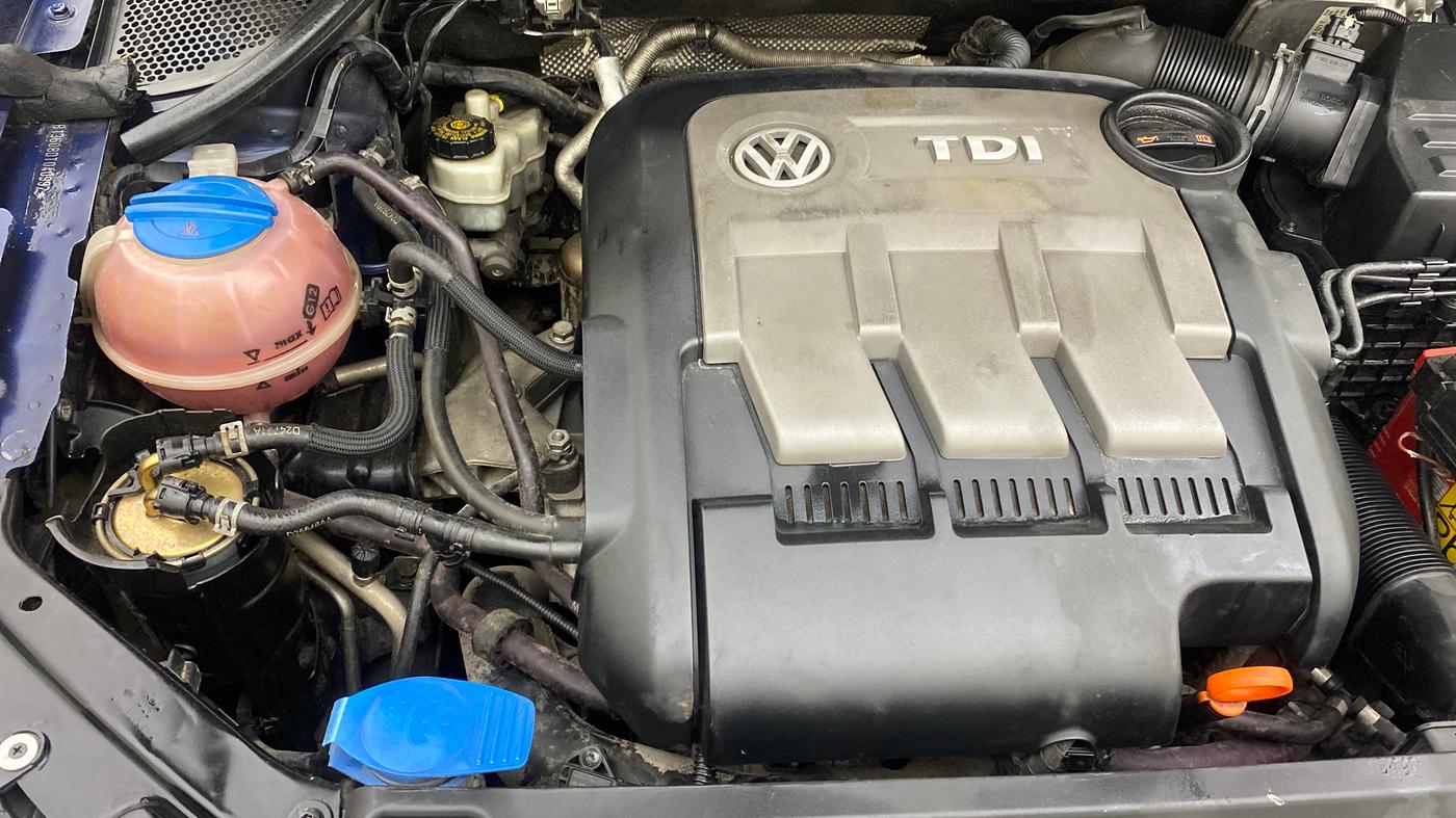 2013 Volkswagen Polo HIGHLINE DIESEL, Diesel, Manual, 91,481 km, Engine View - Right