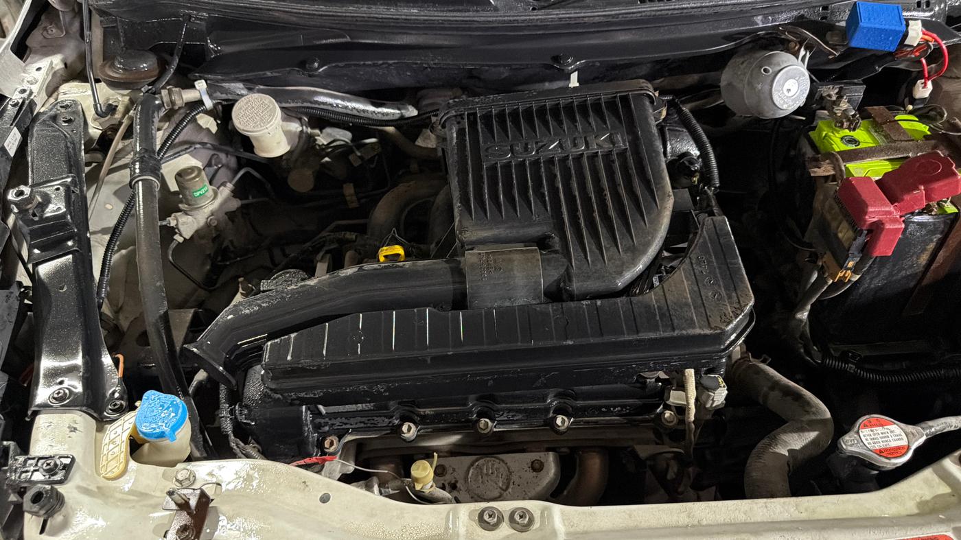 2015 Maruti Swift VXI, Petrol, Manual, 77,917 km, Engine View - Right
