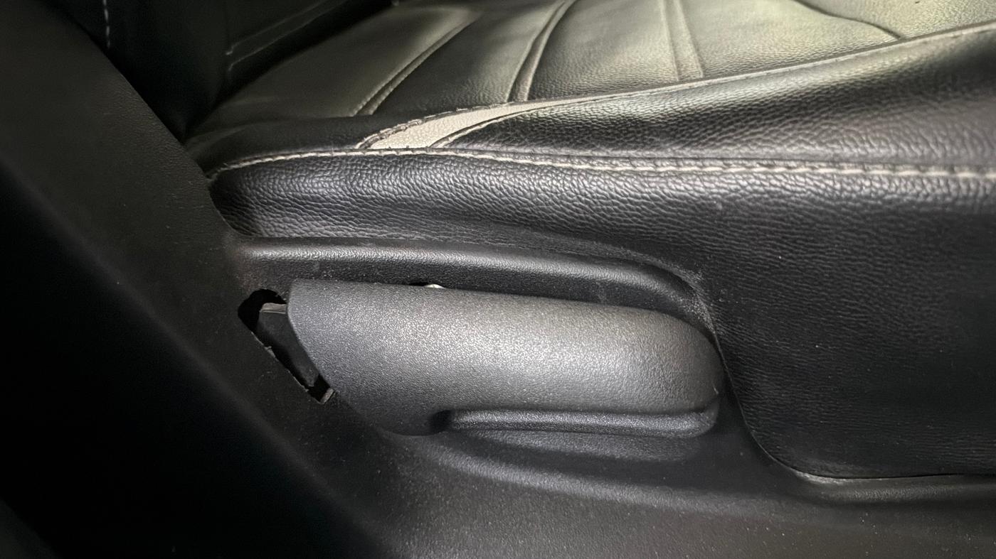 2015 Maruti Swift VXI, Petrol, Manual, 77,917 km, Driver Side Adjustment Panel