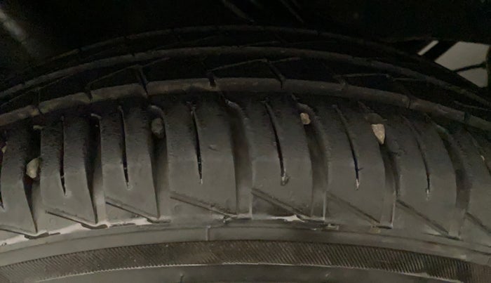2021 Renault Kwid CLIMBER 1.0 AMT (O), Petrol, Automatic, 9,568 km, Left Front Tyre Tread