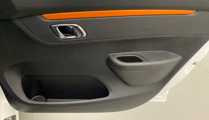 2021 Renault Kwid CLIMBER 1.0 AMT (O), Petrol, Automatic, 9,568 km, Driver Side Door Panels Control