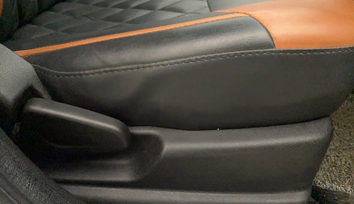 2021 Renault Kwid CLIMBER 1.0 AMT (O), Petrol, Automatic, 9,568 km, Driver Side Adjustment Panel