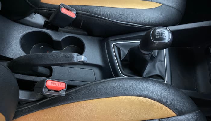 2019 Hyundai Elite i20 SPORTZ PLUS 1.2, Petrol, Manual, 79,054 km, Gear Lever