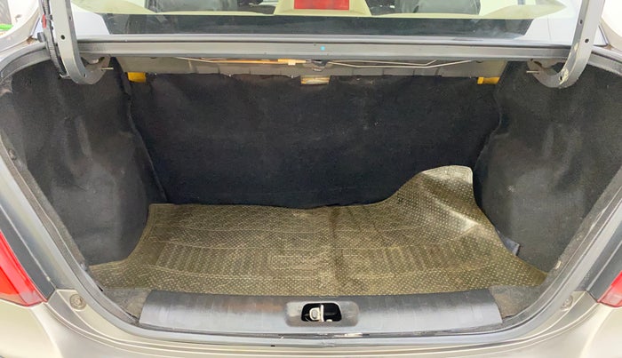 2015 Maruti Swift Dzire VXI, Petrol, Manual, 44,921 km, Boot Inside