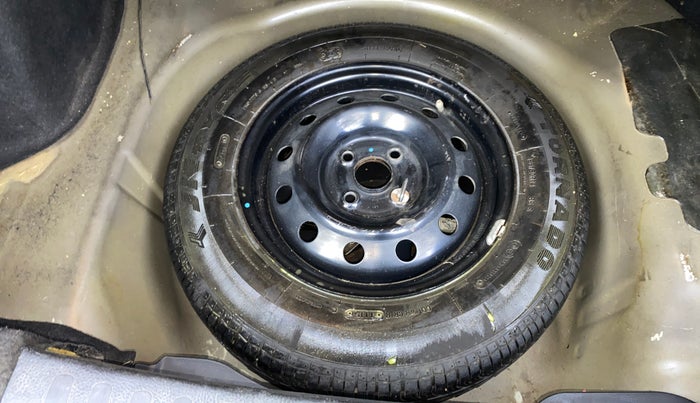 2015 Maruti Swift Dzire VXI, Petrol, Manual, 44,921 km, Spare Tyre