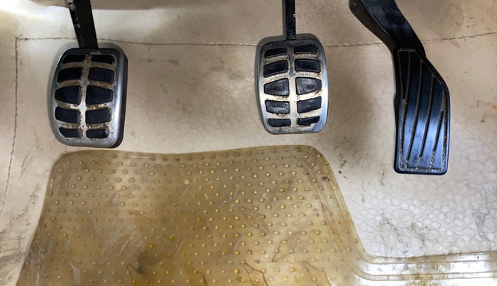 2015 Maruti Swift Dzire VXI, Petrol, Manual, 44,921 km, Pedals