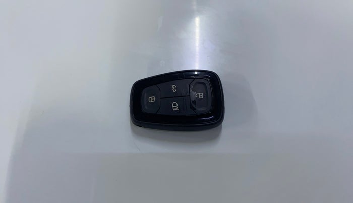 2019 Tata Harrier XZ 2.0L, Diesel, Manual, 77,632 km, Key Close Up