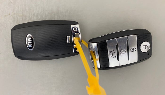 2021 KIA SONET HTX 1.0 IMT, Petrol, Manual, 19,069 km, Key Close Up