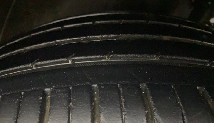 2021 KIA SONET HTX 1.0 IMT, Petrol, Manual, 19,069 km, Left Front Tyre Tread