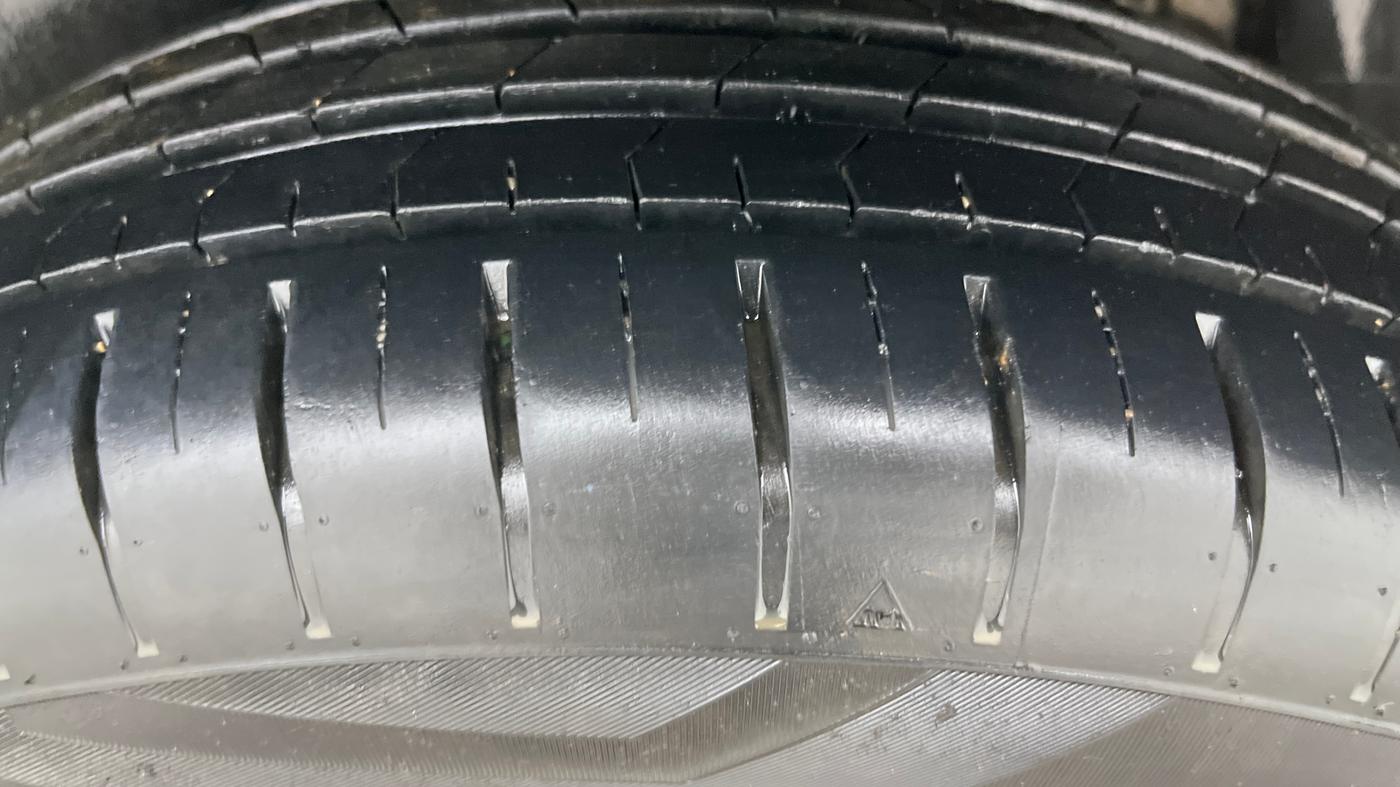 2021 Maruti Swift ZXI, Petrol, Manual, 24,500 km, Left Rear Tyre Tread
