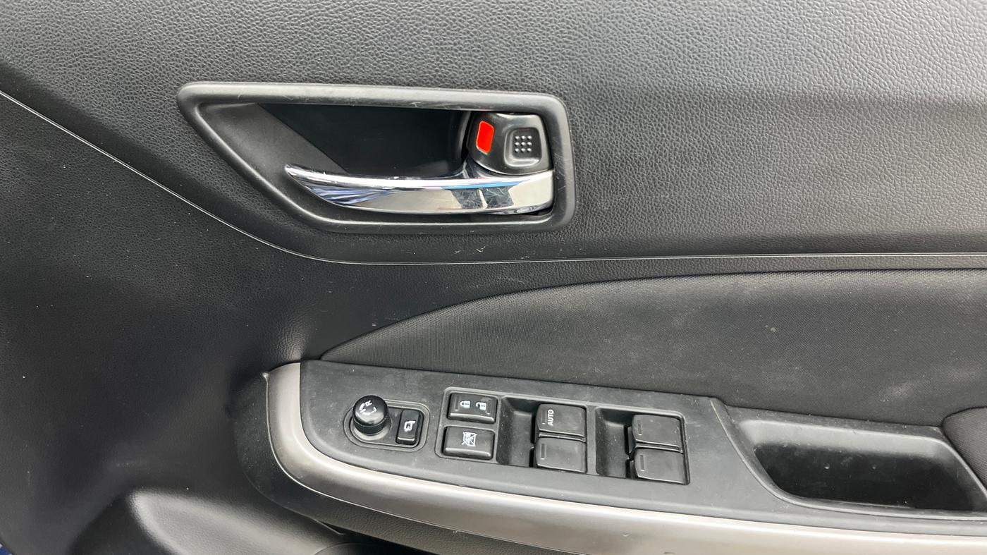 2021 Maruti Swift ZXI, Petrol, Manual, 24,500 km, Driver Side Door Panels Control