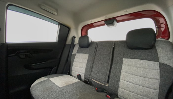 2018 Mahindra KUV 100 NXT K8 6 SEATER DUAL TONE, Petrol, Manual, 23,834 km, Right Side Rear Door Cabin