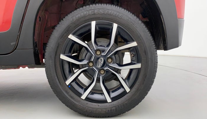 2018 Mahindra KUV 100 NXT K8 6 SEATER DUAL TONE, Petrol, Manual, 23,834 km, Left Rear Wheel