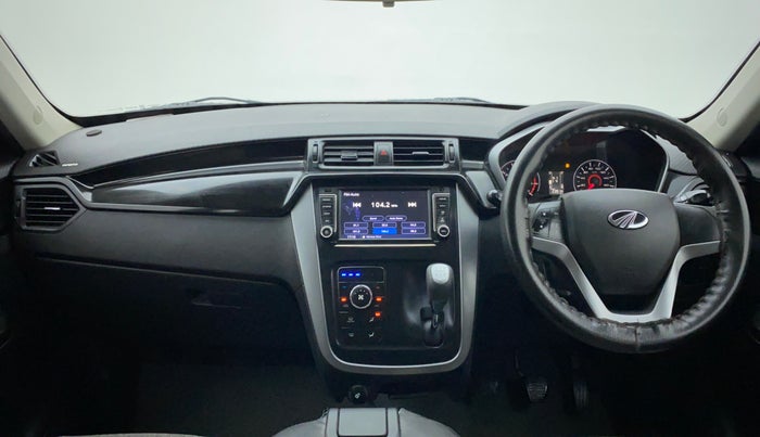 2018 Mahindra KUV 100 NXT K8 6 SEATER DUAL TONE, Petrol, Manual, 23,834 km, Dashboard