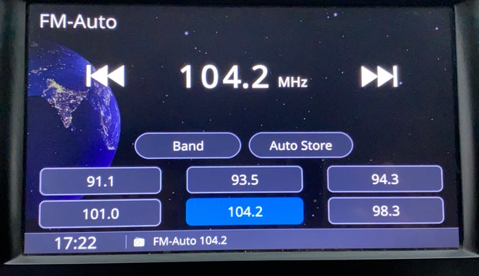 2018 Mahindra KUV 100 NXT K8 6 SEATER DUAL TONE, Petrol, Manual, 23,834 km, Touchscreen Infotainment System