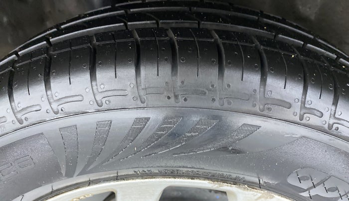 2014 Honda Amaze 1.2 VXMT I VTEC, Petrol, Manual, 48,619 km, Right Rear Tyre Tread