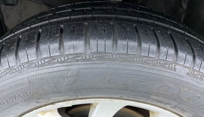 2014 Honda Amaze 1.2 VXMT I VTEC, Petrol, Manual, 48,619 km, Left Front Tyre Tread
