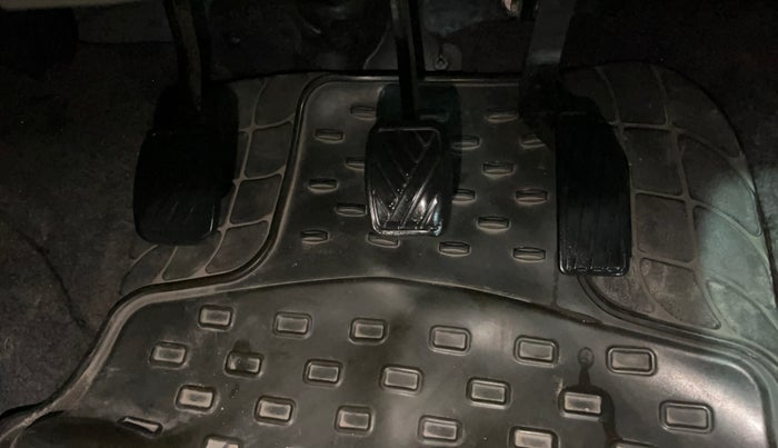 2015 Maruti Celerio VXI, Petrol, Manual, 48,490 km, Pedals