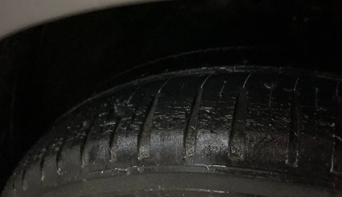 2015 Maruti Celerio VXI, Petrol, Manual, 48,490 km, Right Front Tyre Tread