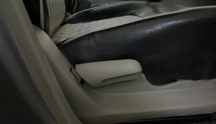 2015 Maruti Celerio VXI, Petrol, Manual, 48,490 km, Driver Side Adjustment Panel