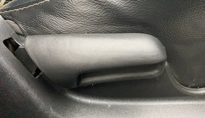 2022 Maruti Vitara Brezza VXI, Petrol, Manual, 18,676 km, Driver Side Adjustment Panel