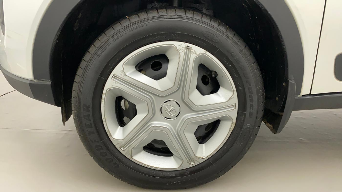 2021 Tata NEXON XZ PETROL, Petrol, Manual, 8,754 km, Left Front Wheel