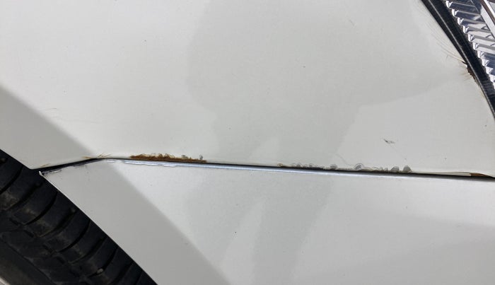 2013 Maruti Swift LXI, Petrol, Manual, 61,461 km, Right fender - Slight discoloration