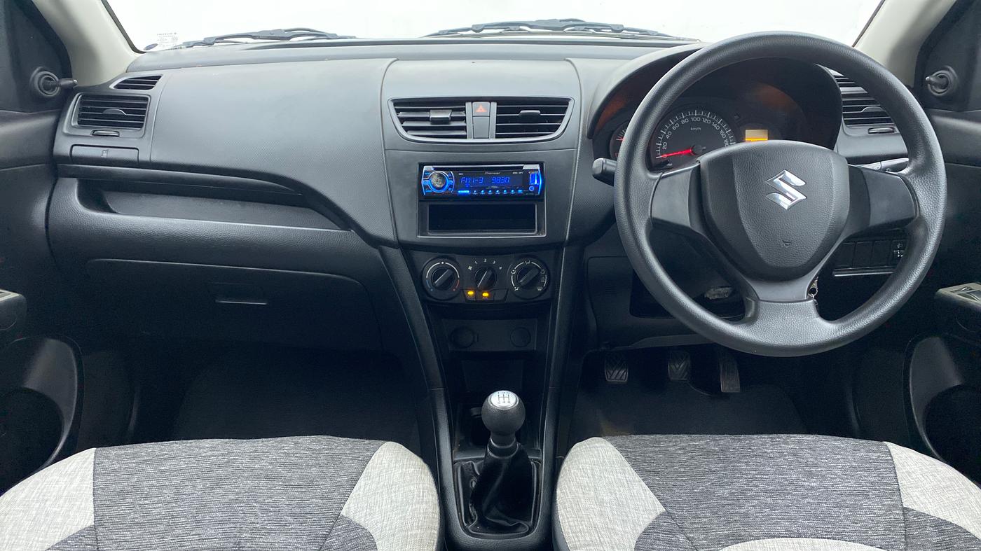 2013 Maruti Swift LXI, Petrol, Manual, 61,461 km, Dashboard