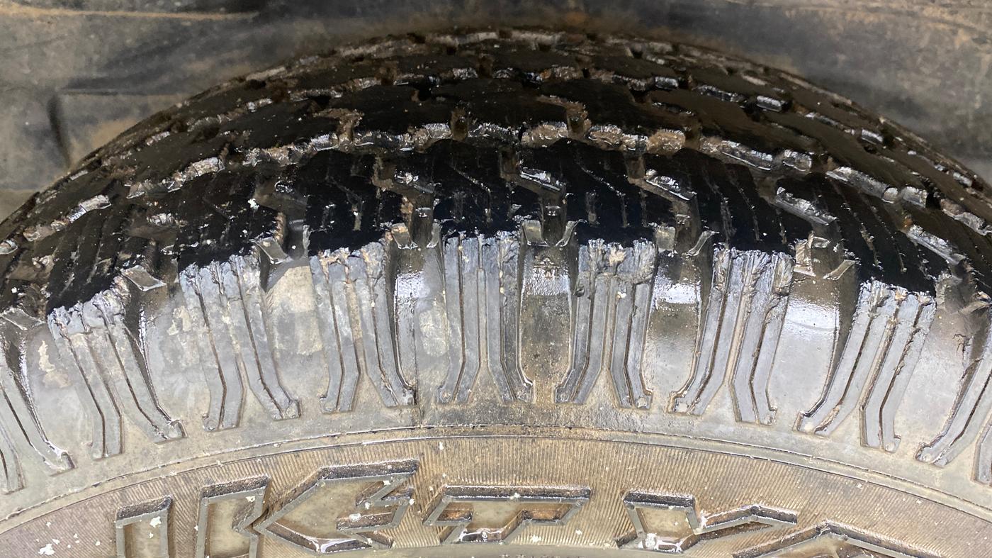 2019 Tata Hexa XM PLUS 4X2 7 STR, Diesel, Manual, 1,22,595 km, Right Rear Tyre Tread
