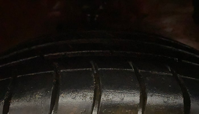 2015 Maruti Celerio VXI AMT, Petrol, Automatic, 54,933 km, Right Front Tyre Tread