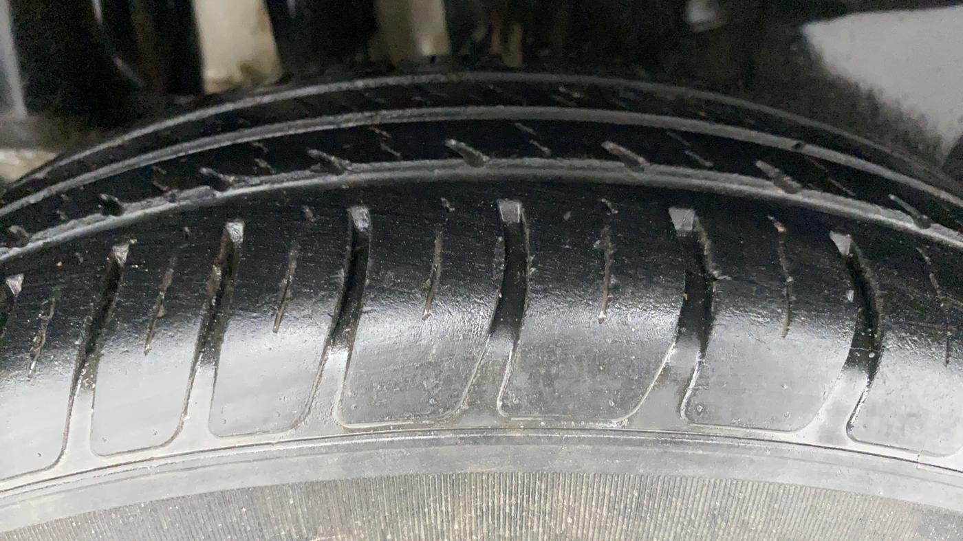 2019 Maruti Swift VXI AMT D, Petrol, Automatic, 45,364 km, Right Rear Tyre Tread