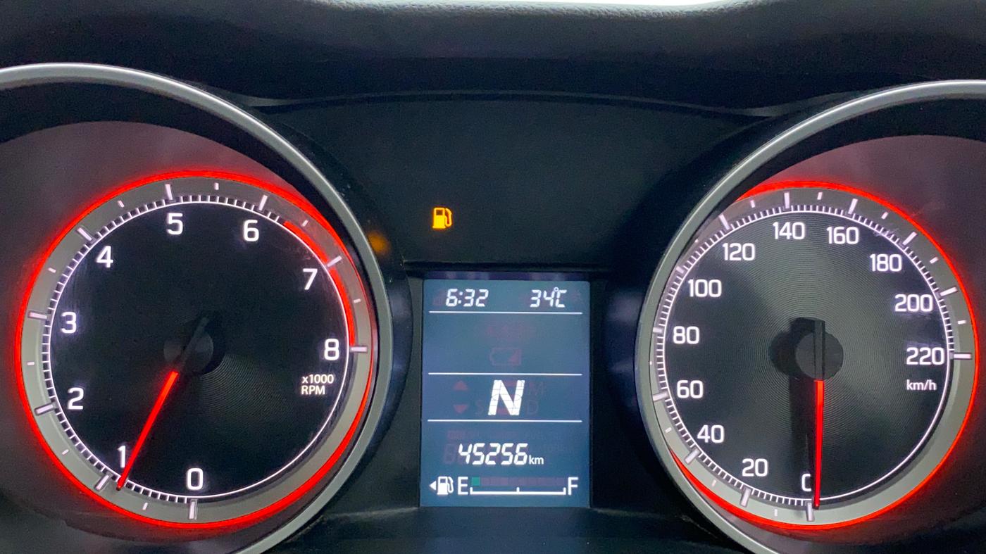 2019 Maruti Swift VXI AMT D, Petrol, Automatic, 45,364 km, Odometer Image