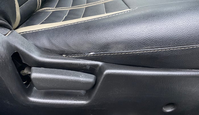 2019 Maruti Alto LXI, Petrol, Manual, 19,884 km, Driver Side Adjustment Panel