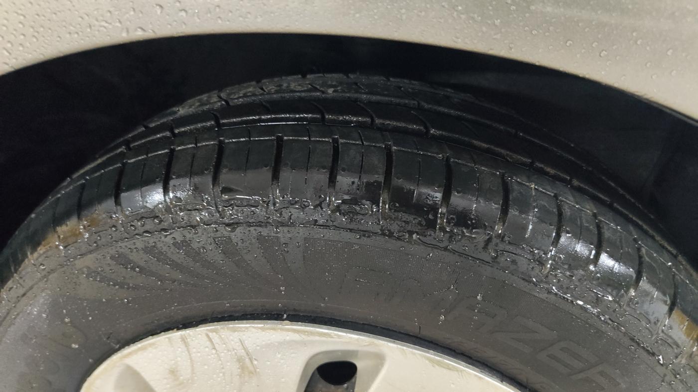 2015 Maruti Celerio ZXI AMT, Petrol, Automatic, 23,010 km, Right Front Tyre Tread