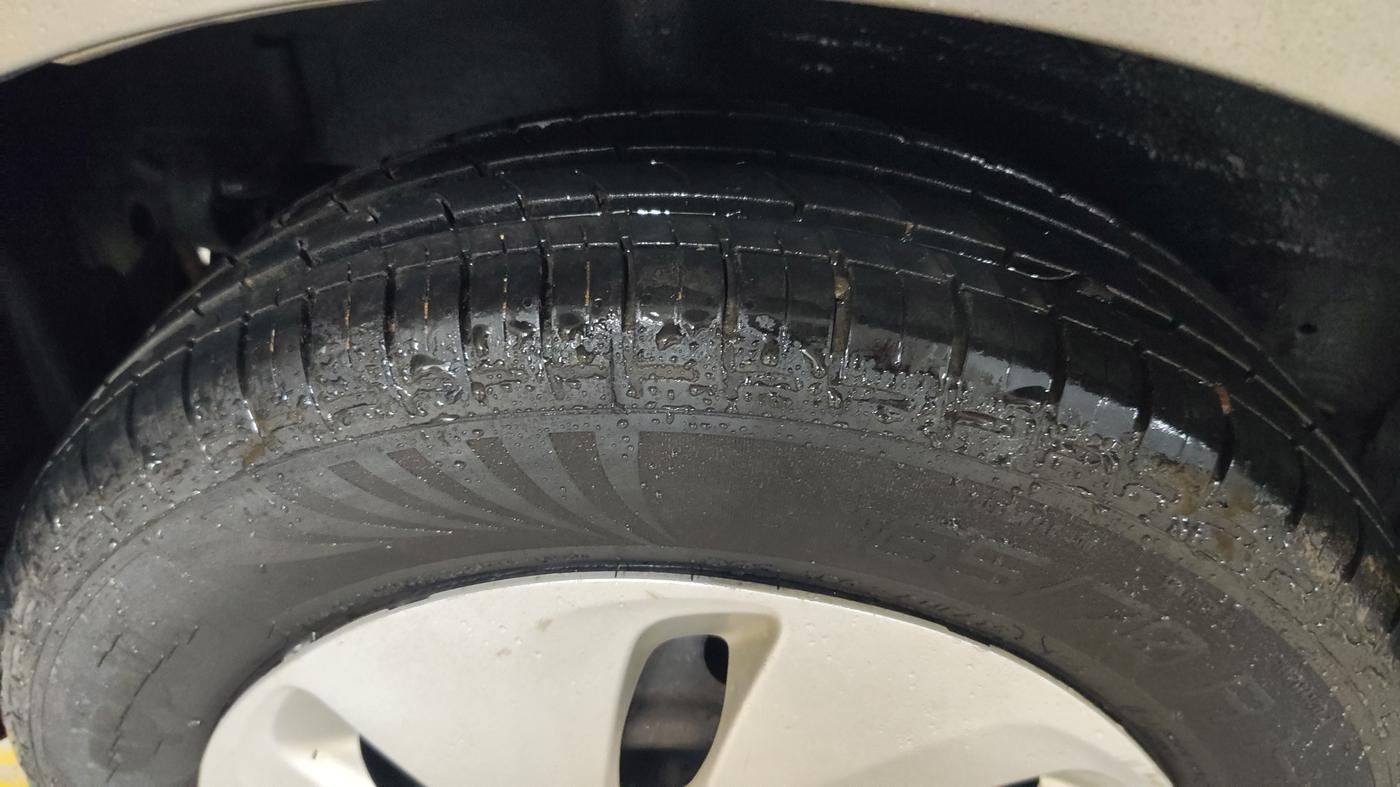 2015 Maruti Celerio ZXI AMT, Petrol, Automatic, 23,010 km, Right Rear Tyre Tread