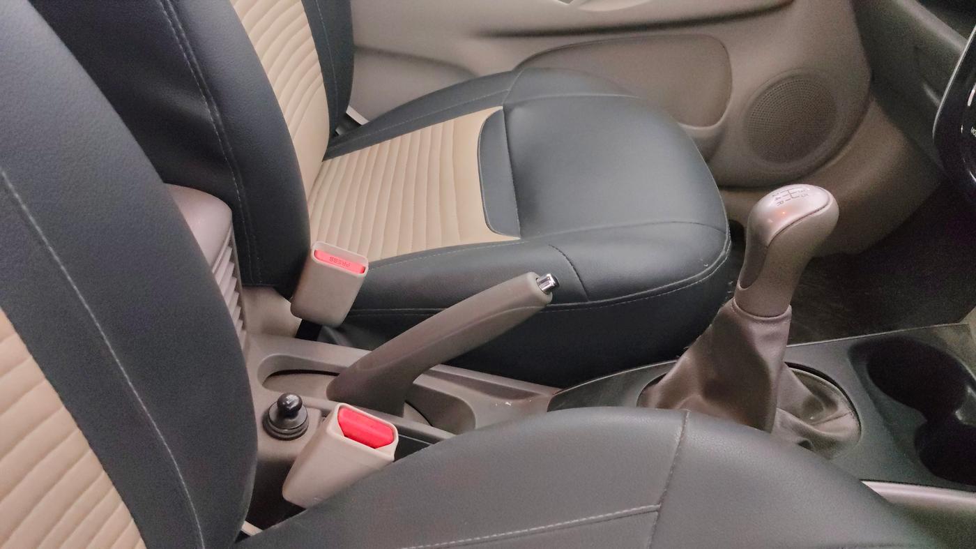 2015 Renault Scala RXL PETROL, Petrol, Manual, 44,881 km, Gear Lever