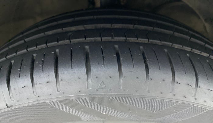 2021 Toyota Glanza V, Petrol, Manual, 18,647 km, Right Front Tyre Tread