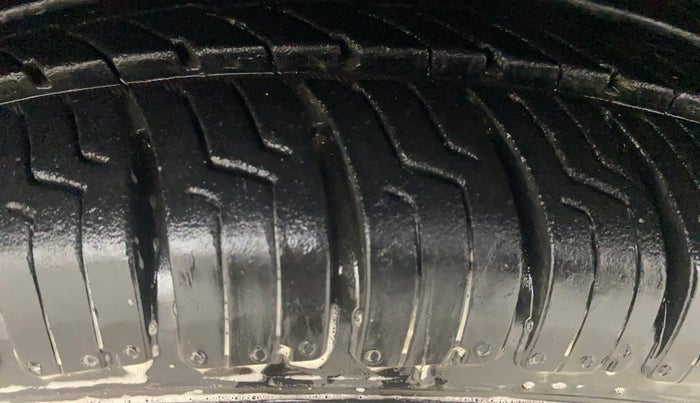 2022 Renault Kwid RXT 1.0, Petrol, Manual, 49,562 km, Left Front Tyre Tread