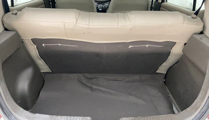 2013 Hyundai i10 ERA 1.1, Petrol, Manual, 63,448 km, Boot Inside