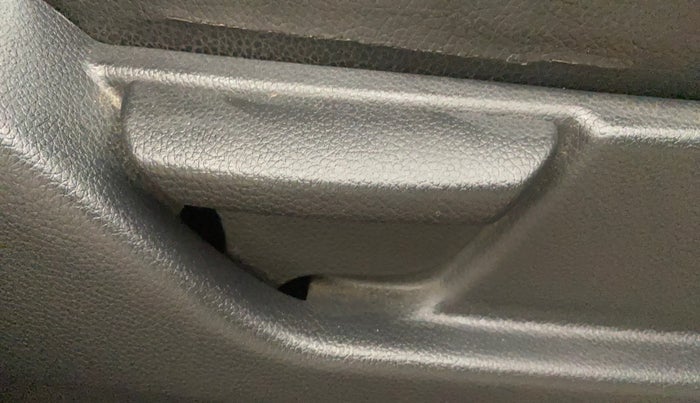 2016 Hyundai Eon ERA +, Petrol, Manual, 46,131 km, Driver Side Adjustment Panel