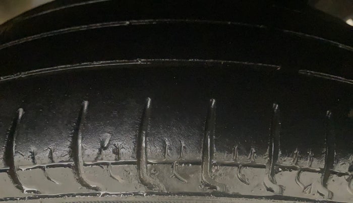 2016 Hyundai Eon ERA +, Petrol, Manual, 46,131 km, Left Rear Tyre Tread