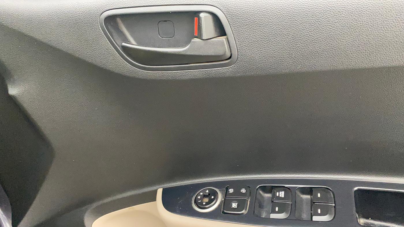 2019 Hyundai Xcent S 1.2, Petrol, Manual, 70,384 km, Driver Side Door Panels Control