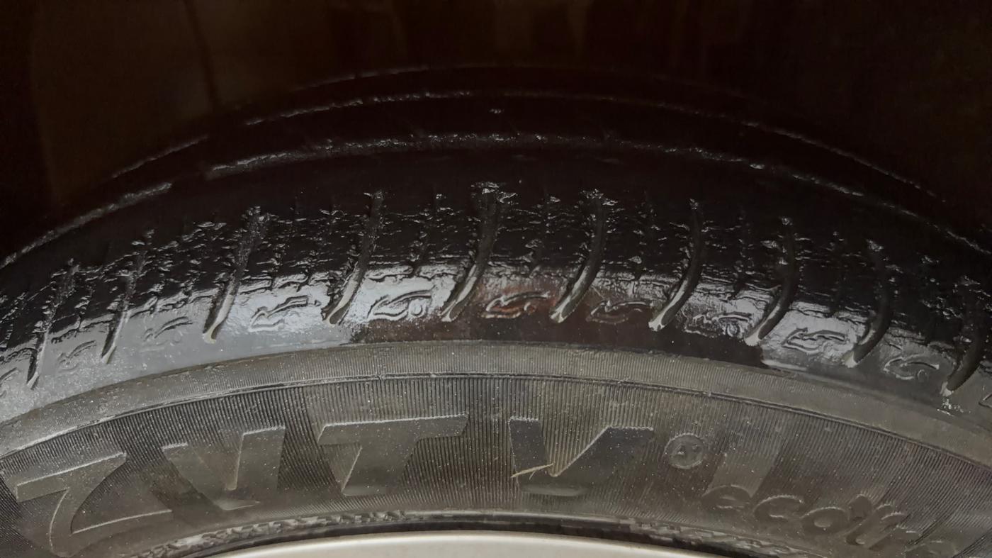 2020 Renault TRIBER RXZ AMT, Petrol, Automatic, 49,540 km, Left Front Tyre Tread